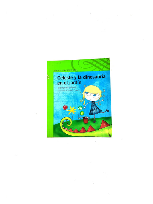 Celeste y la dinosauria en el jardin