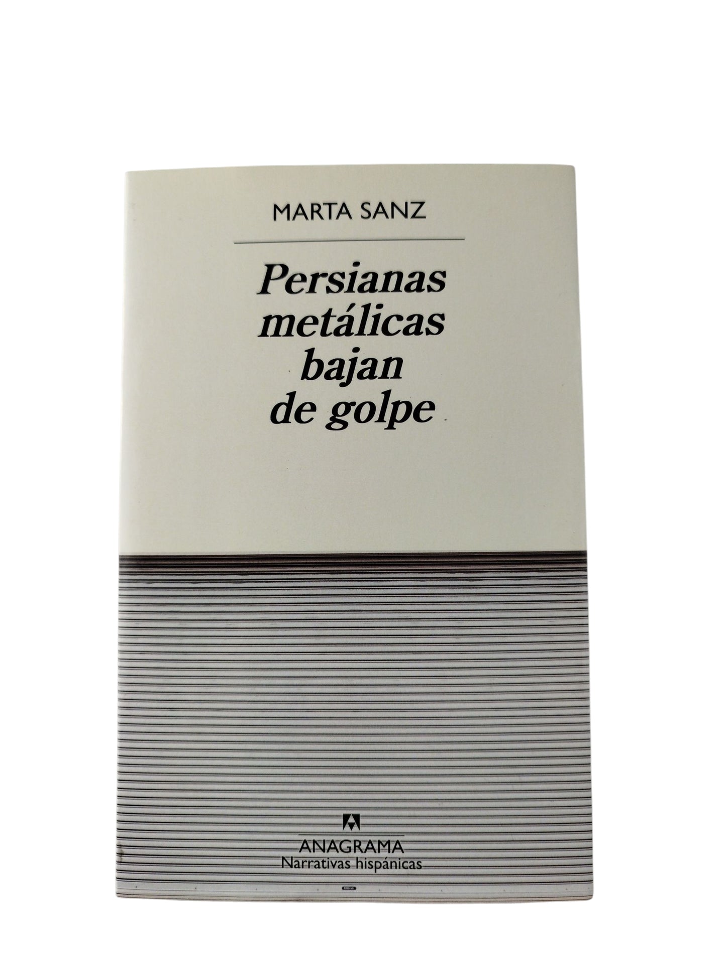 Persianas metálicas bajan de golpe