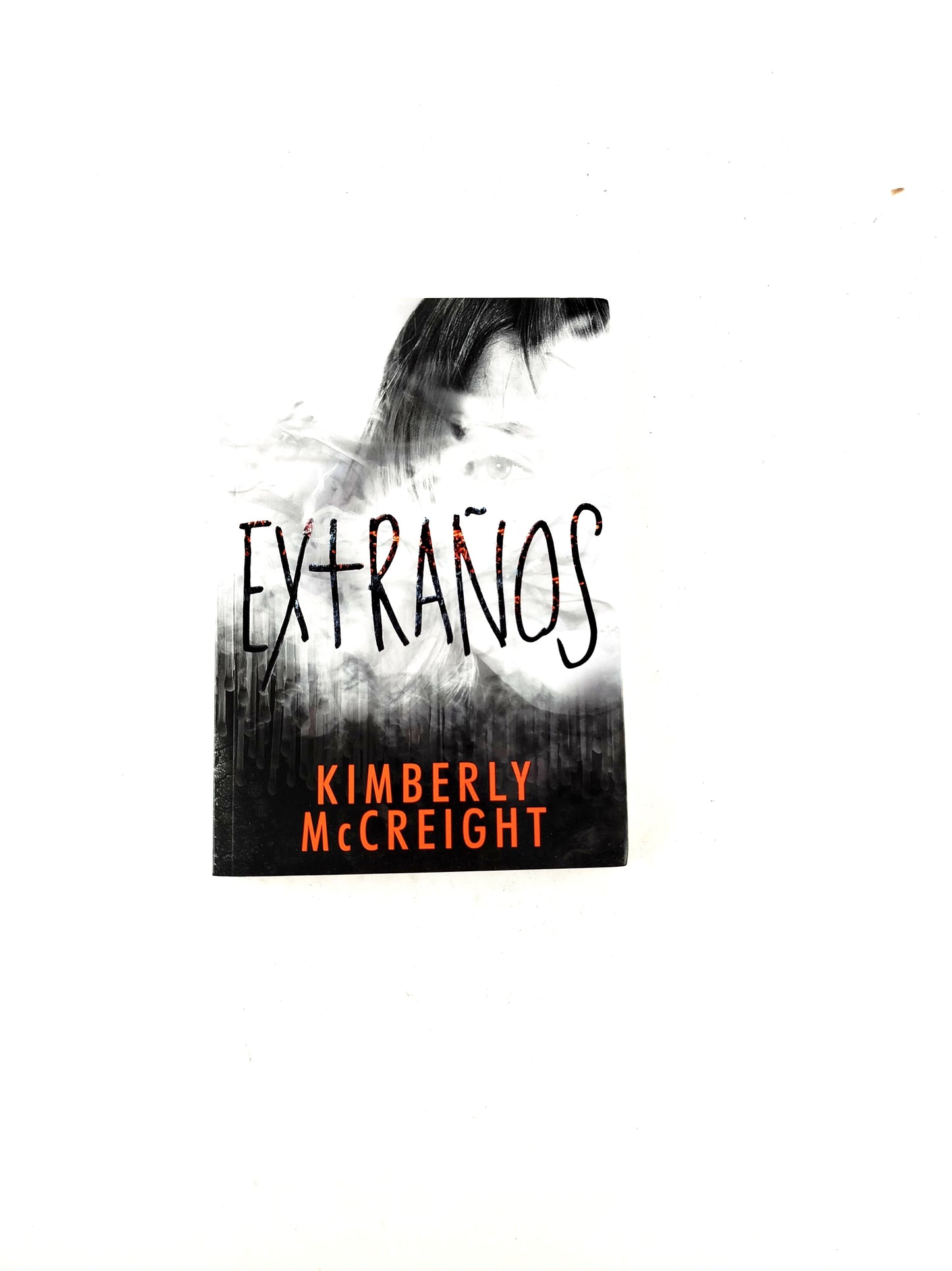 Extraños by Kimberly McCreight