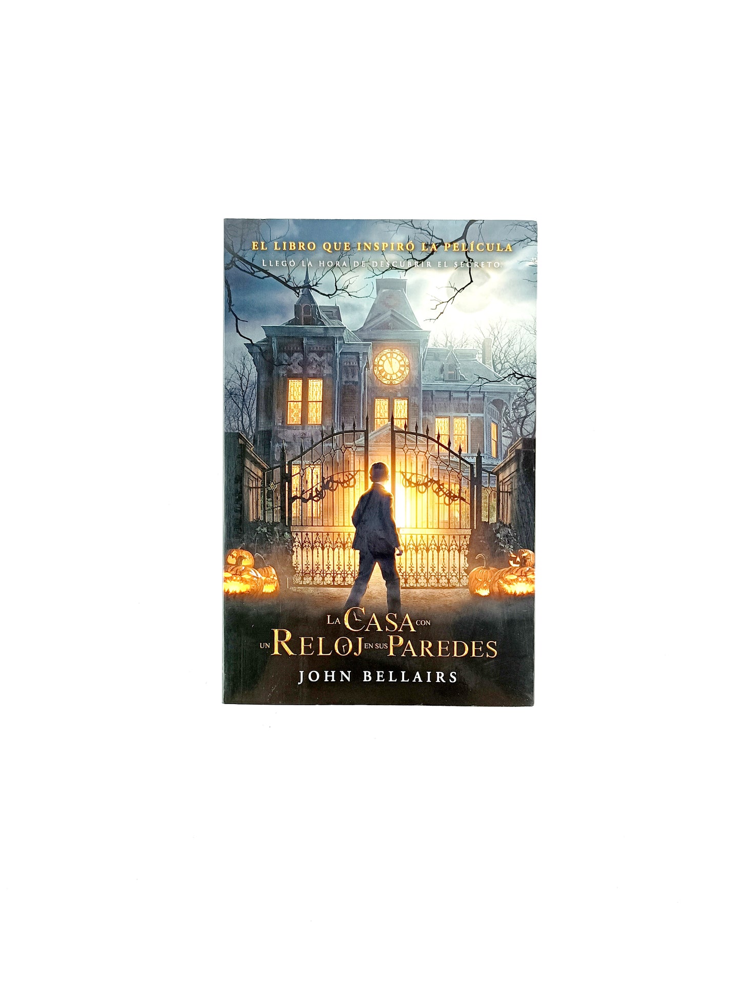 La casa con un reloj en sus paredes