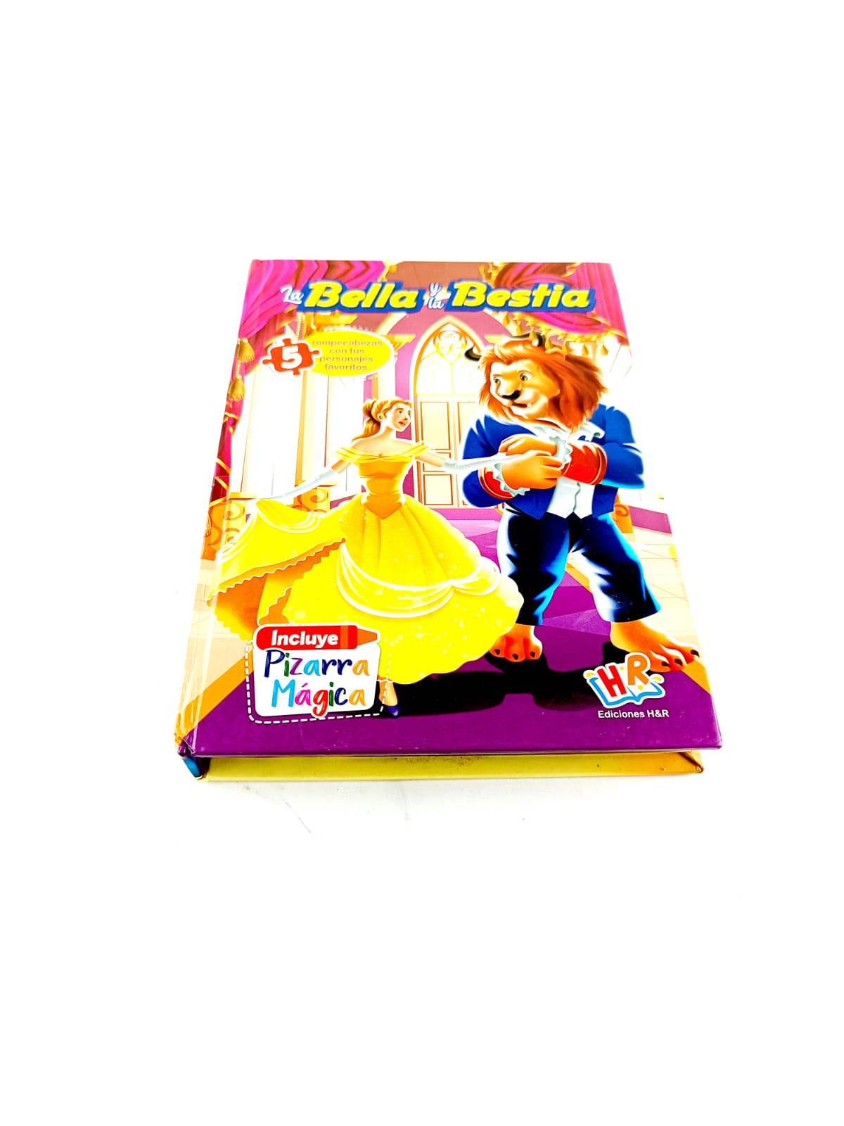 La bella y la bestia contiene 5 rompecabezas con tus personajes favoritos