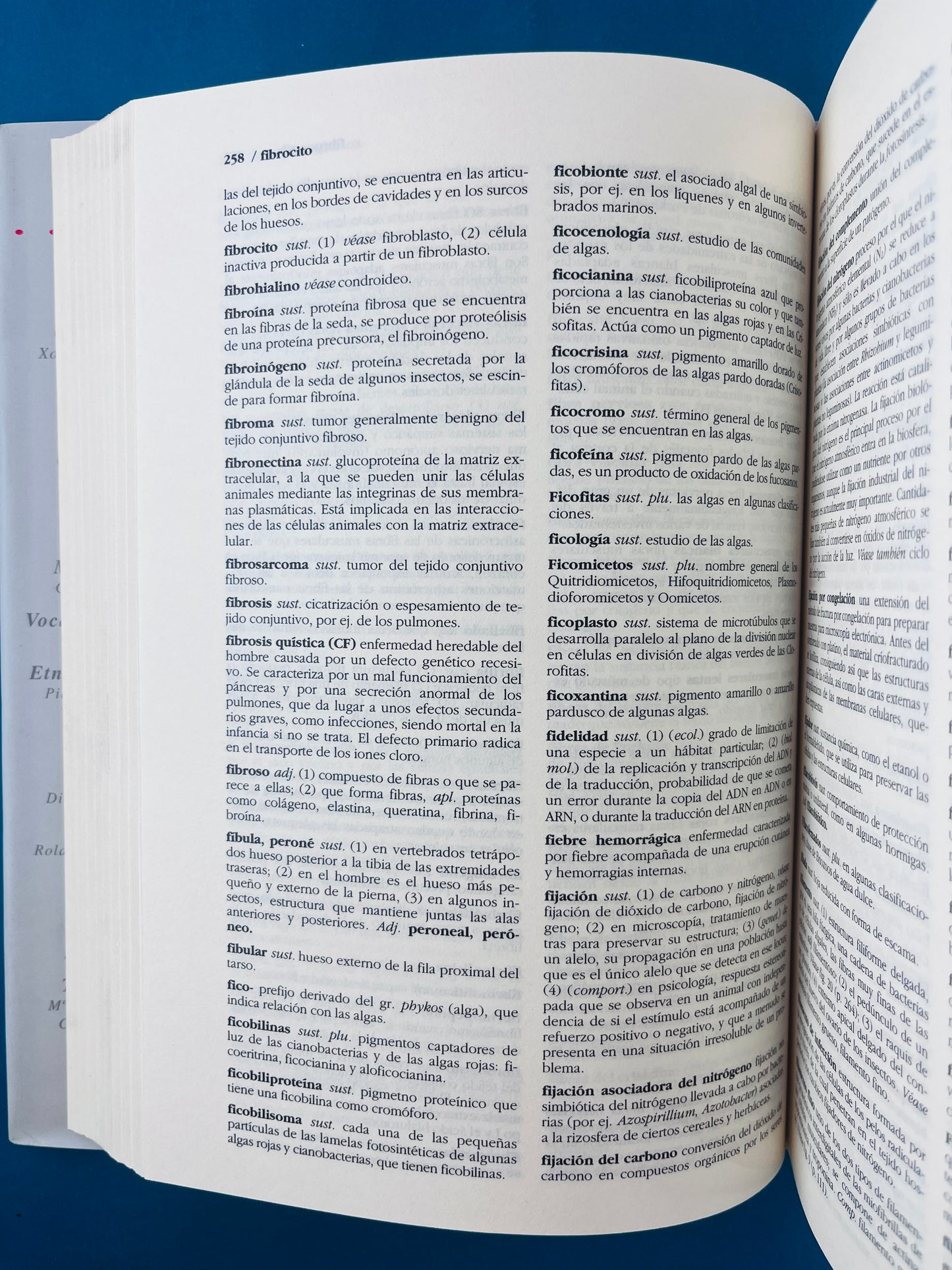 Diccionario akal de términos biológicos