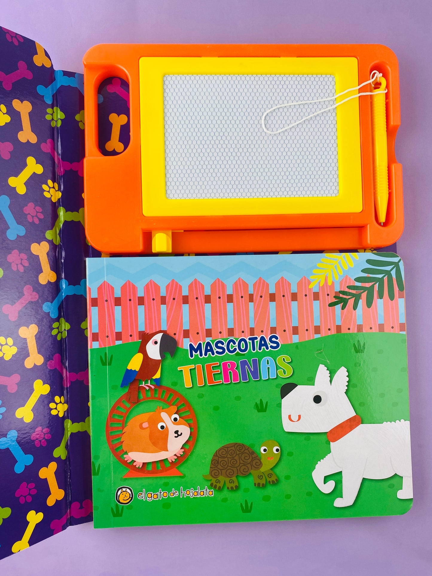 Mascotas tiernas con pizarra magnética