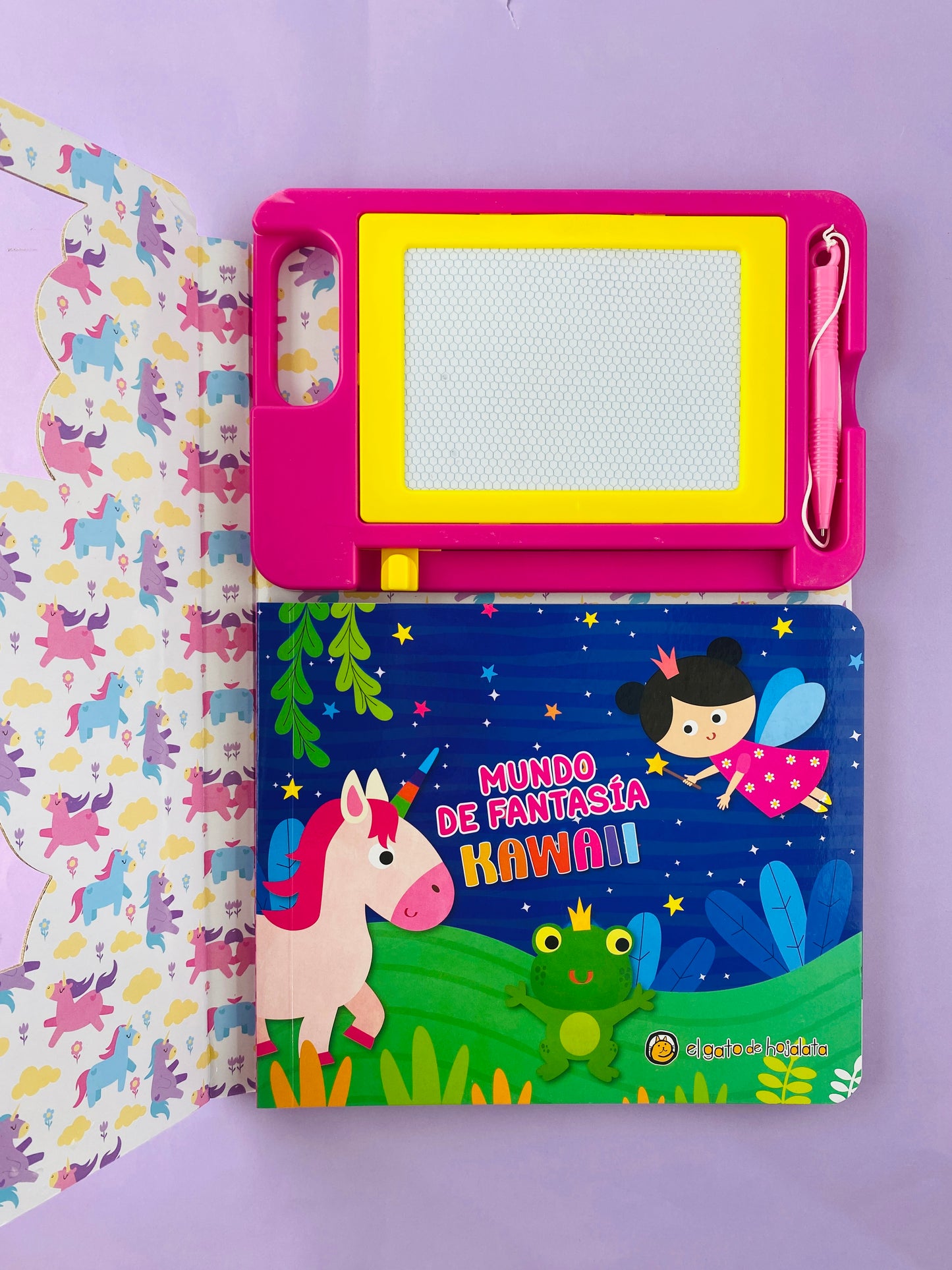El mundo de fantasía kawaii con pizarra magnética
