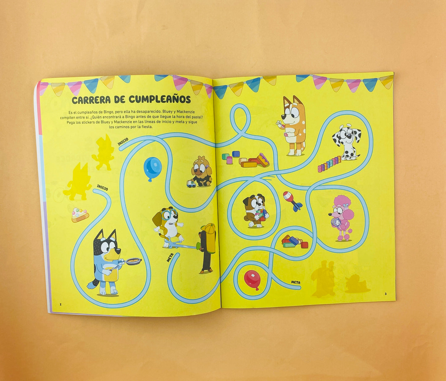 Bluey y sus amigos un libro de actividades con stickers