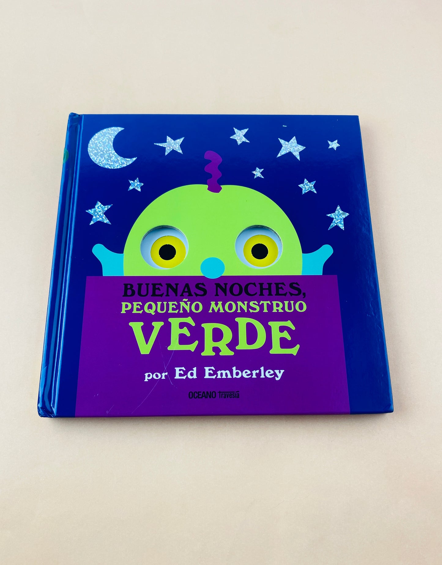 Buenas noches pequeño monstruo verde