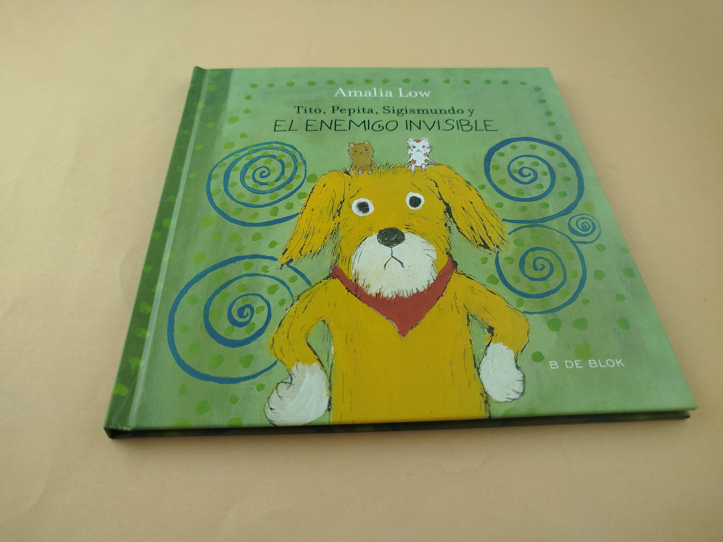 Tito, pepita, sigismundo y el enemigo invisible