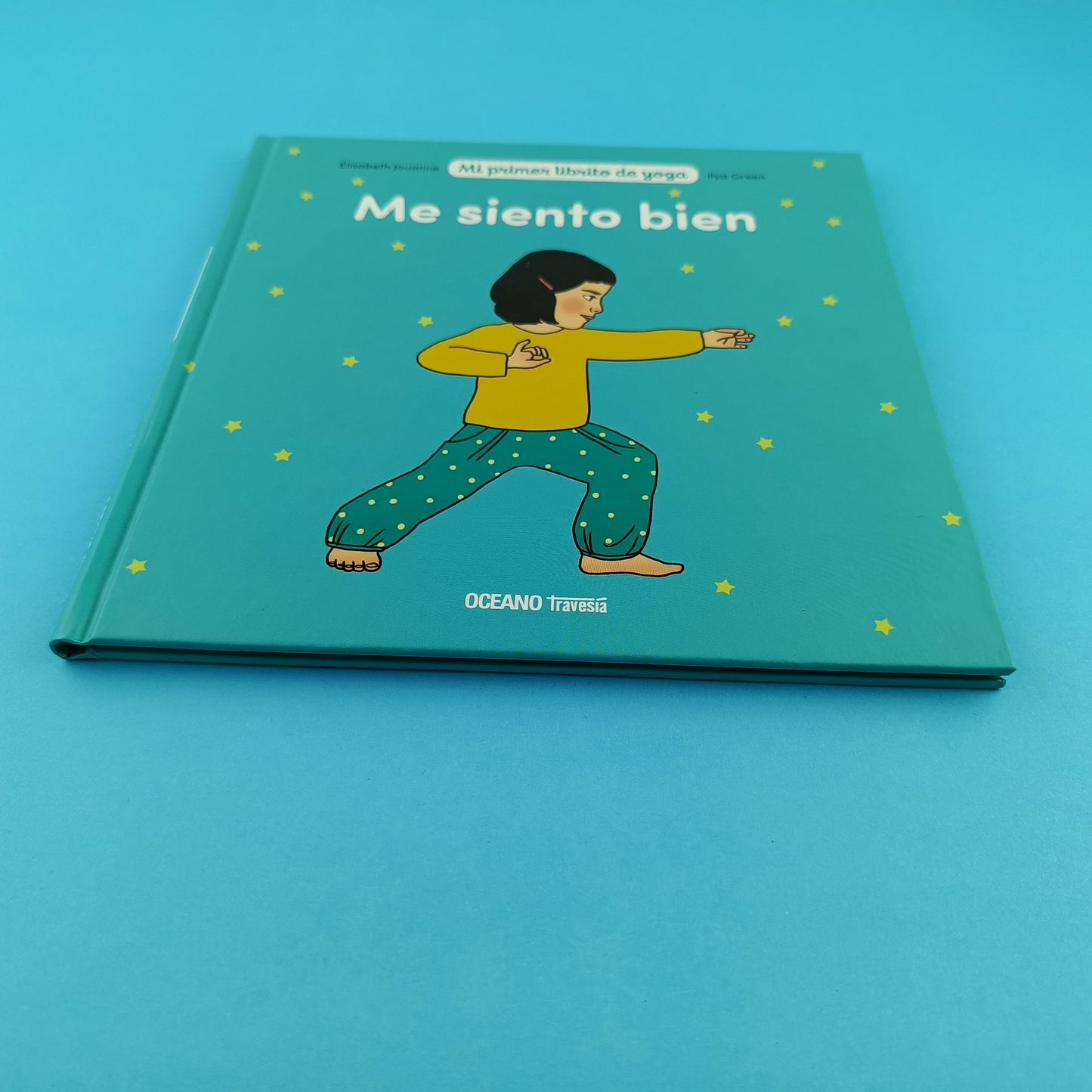 Mi primer librito de yoga. Me siento bien.