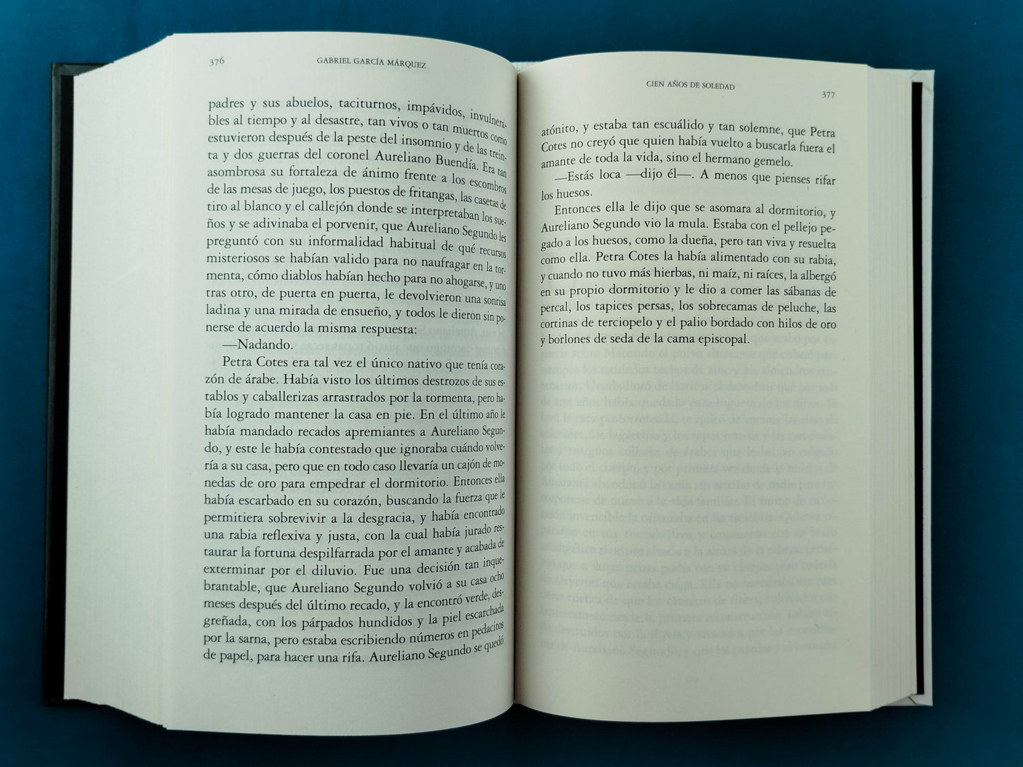 Cien años de soledad (Edición conmemorativa de la RAE y la ASALE) by Gabriel García Márquez