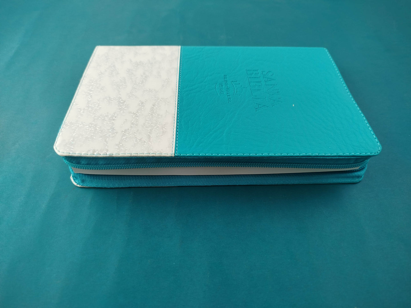 Biblia RVR 1960 Letra Grande con Estuche Azul Turquesa Nacarado