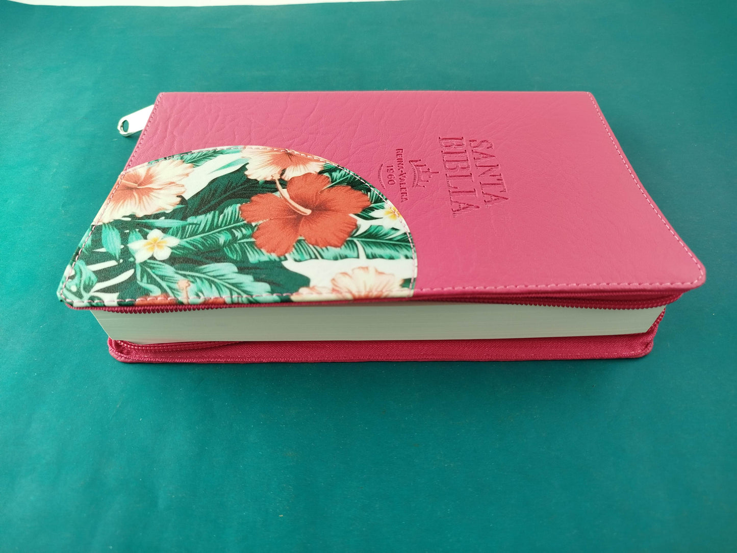 Biblia RVR 1960 Letra Grande con Estuche Fucsia flores