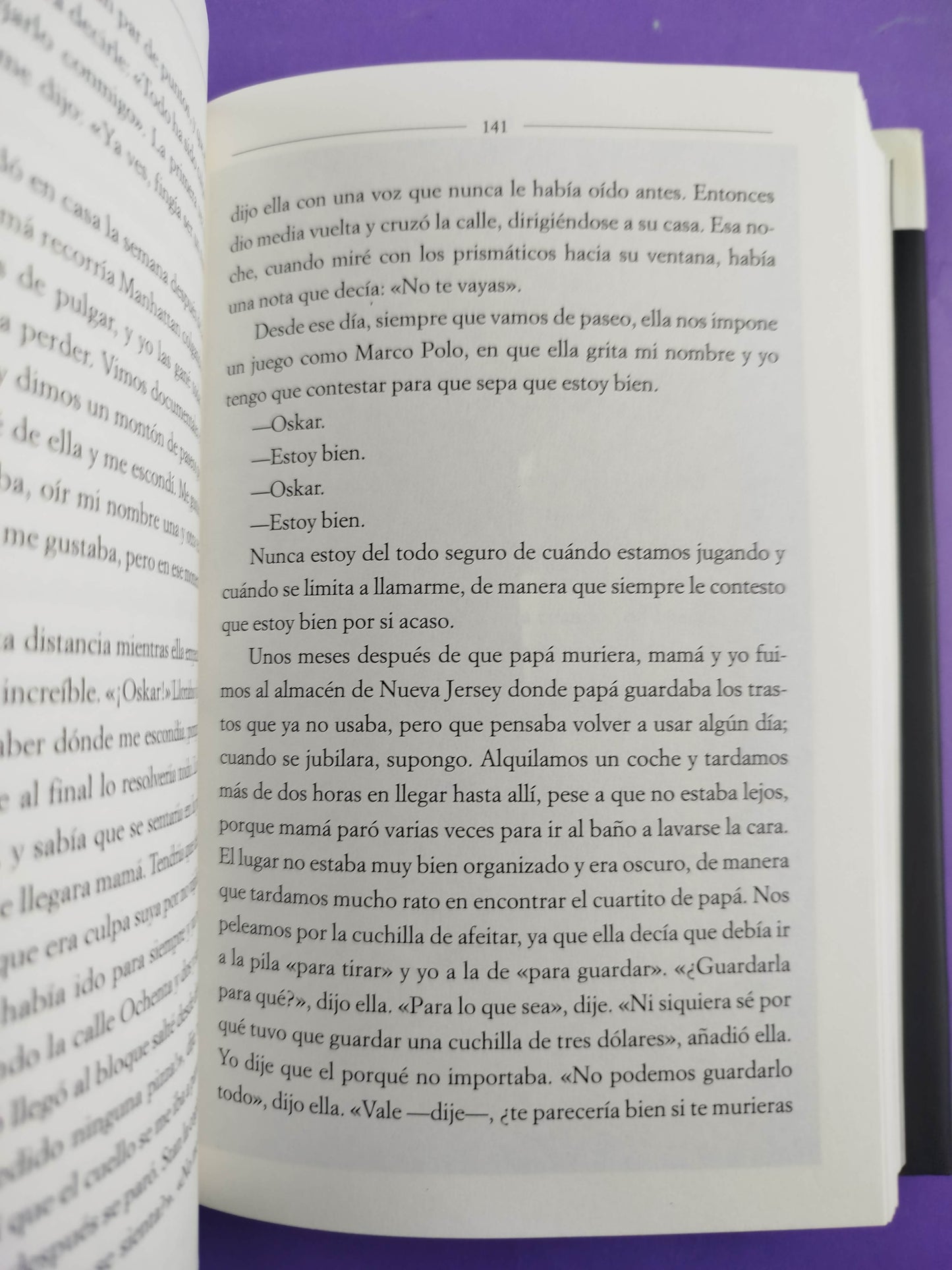Tan fuerte, tan cerca by Toni Hill