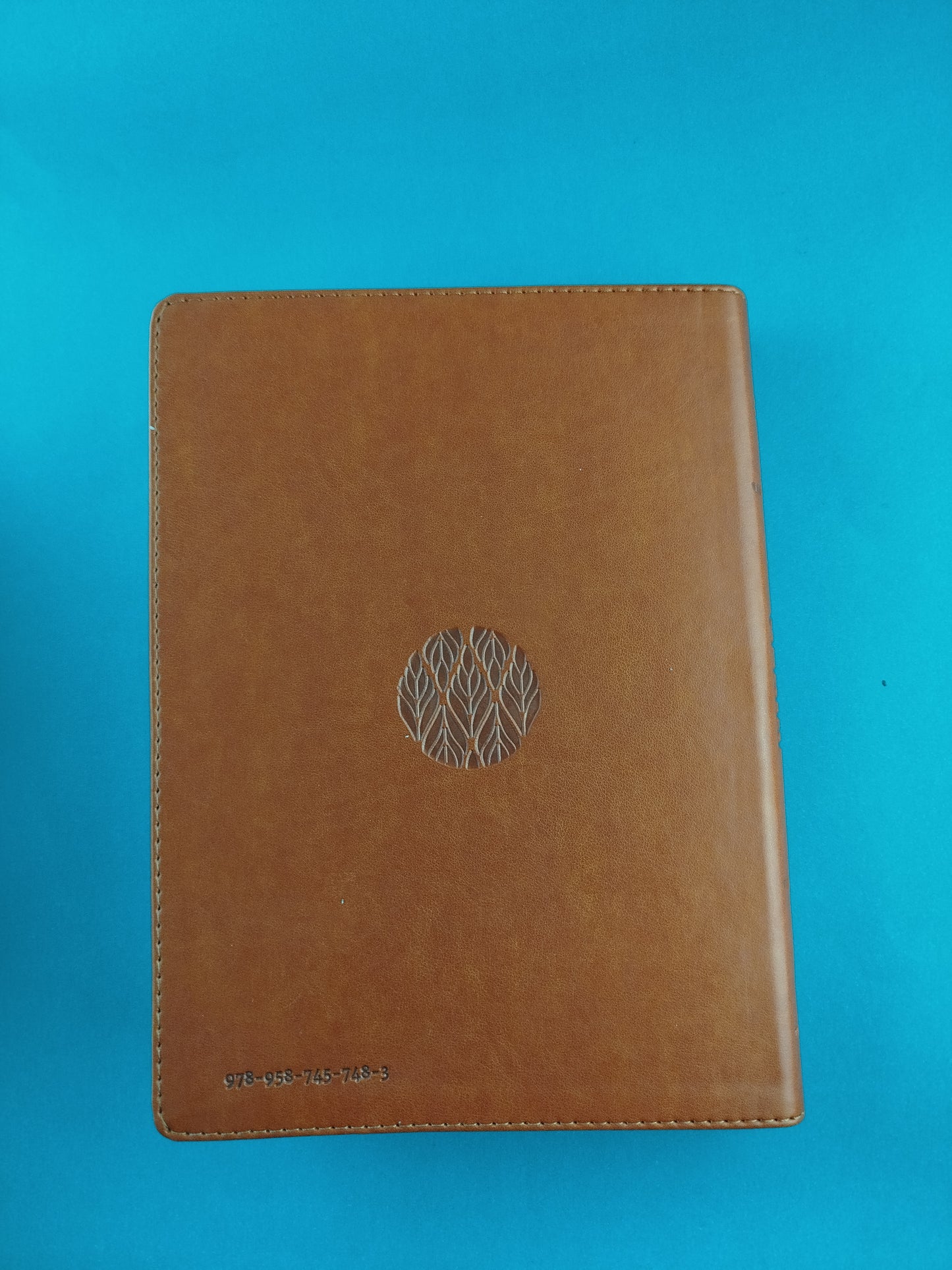 Biblia de estudio con herramientas de exégesis reina valera 1995 imitación piel café by Reina Valera 95