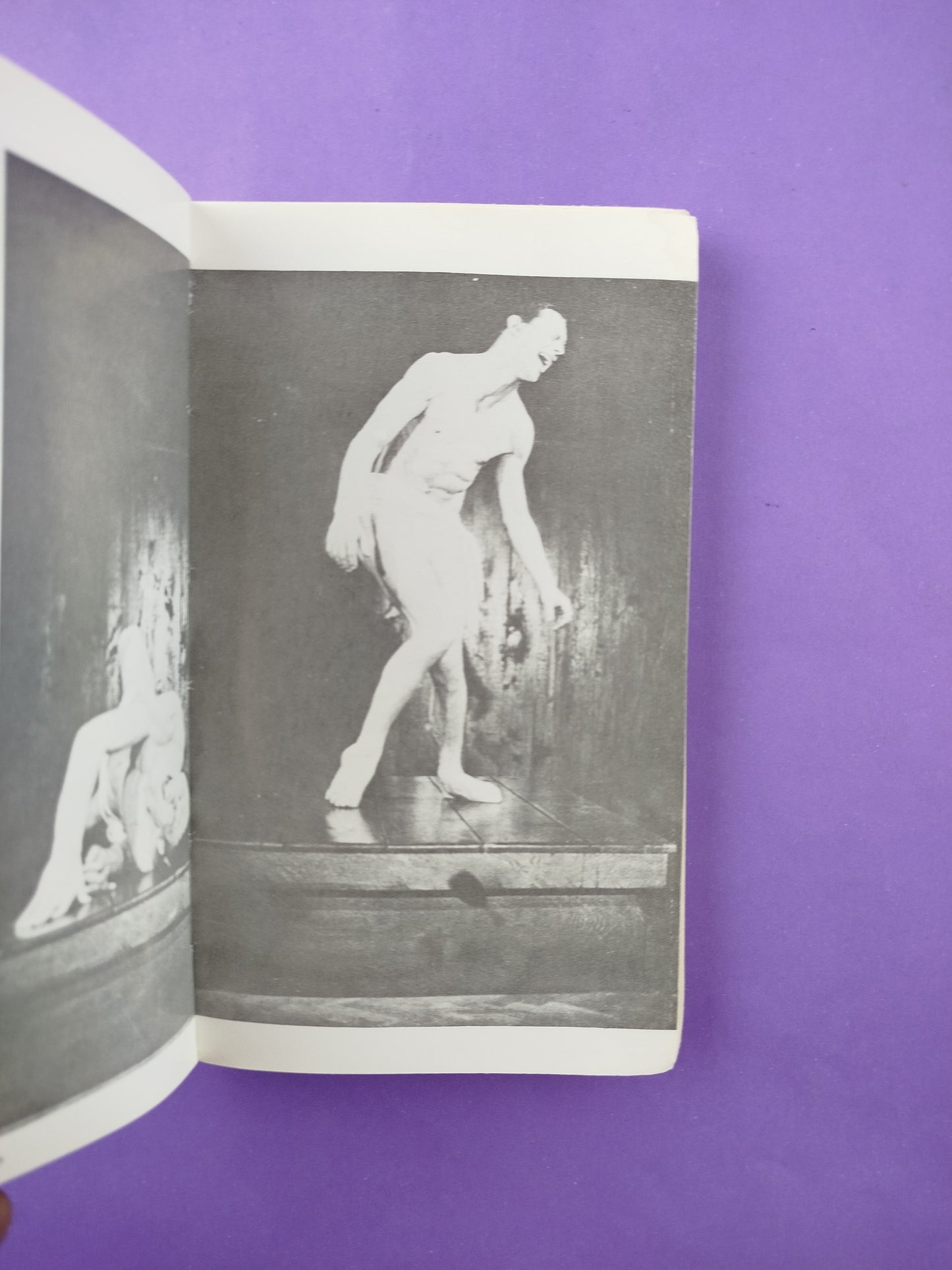 Hacia un teatro pobre