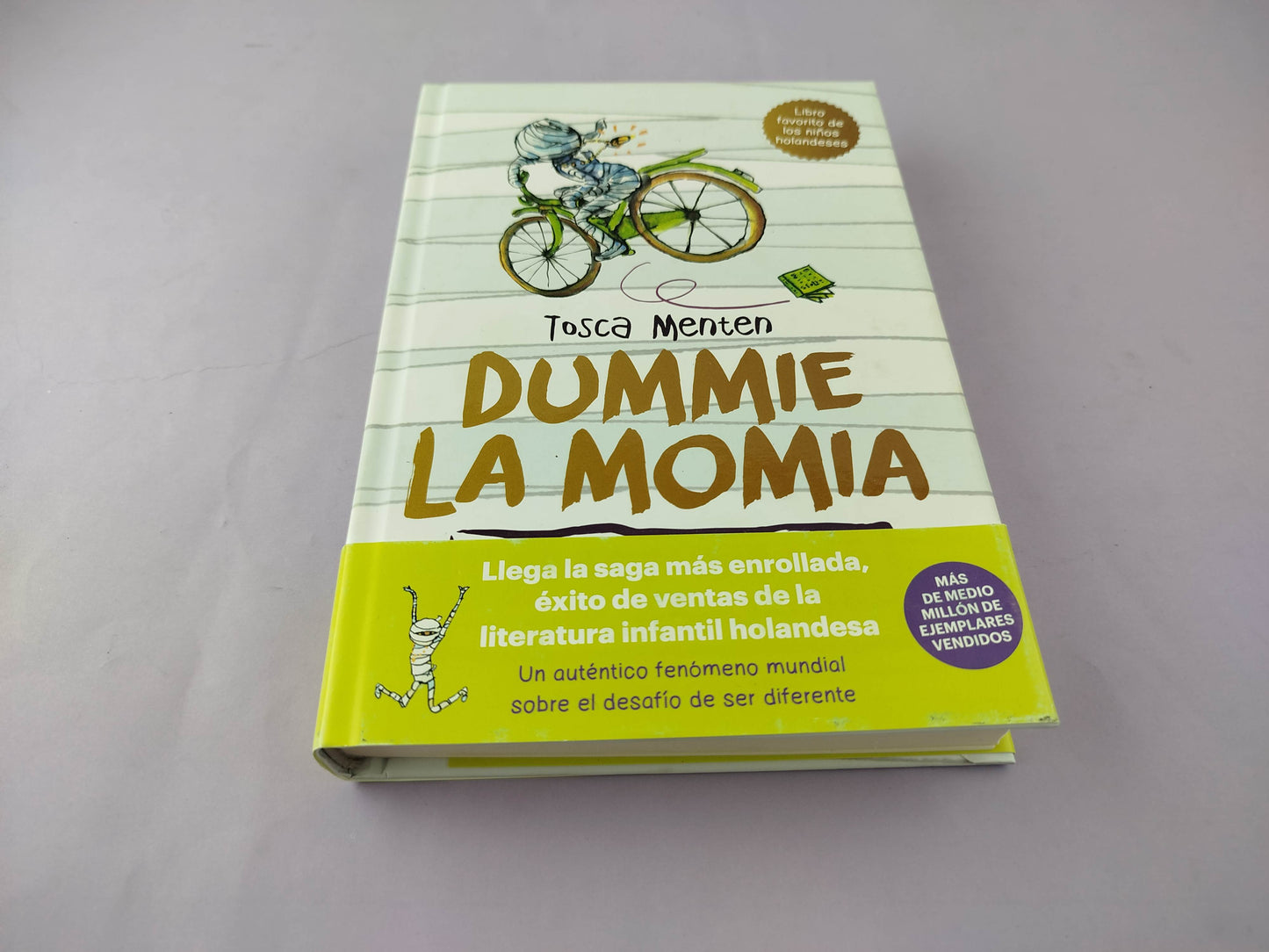 Dummie, la momia, y el escarabajo dorado