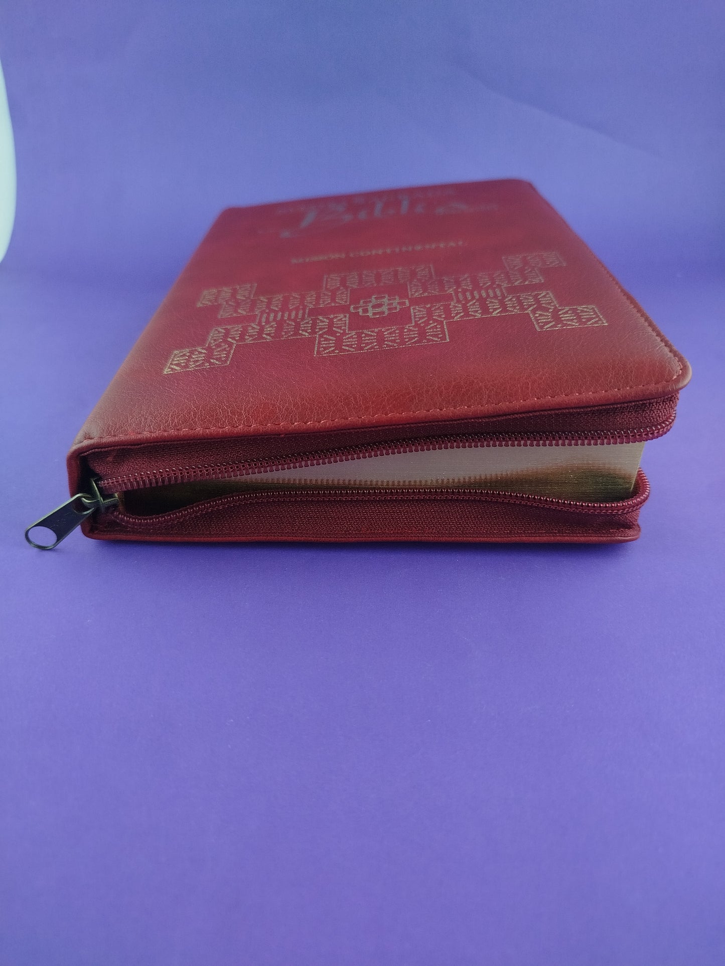 Nuestra sagrada biblia letra grande misión continental roja