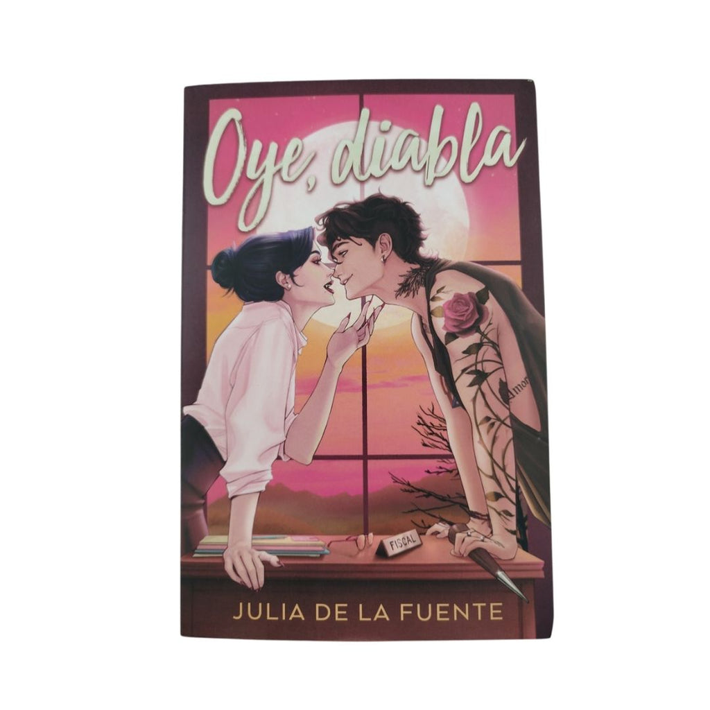 Oye, diabla by Julia De la Fuente Migallón