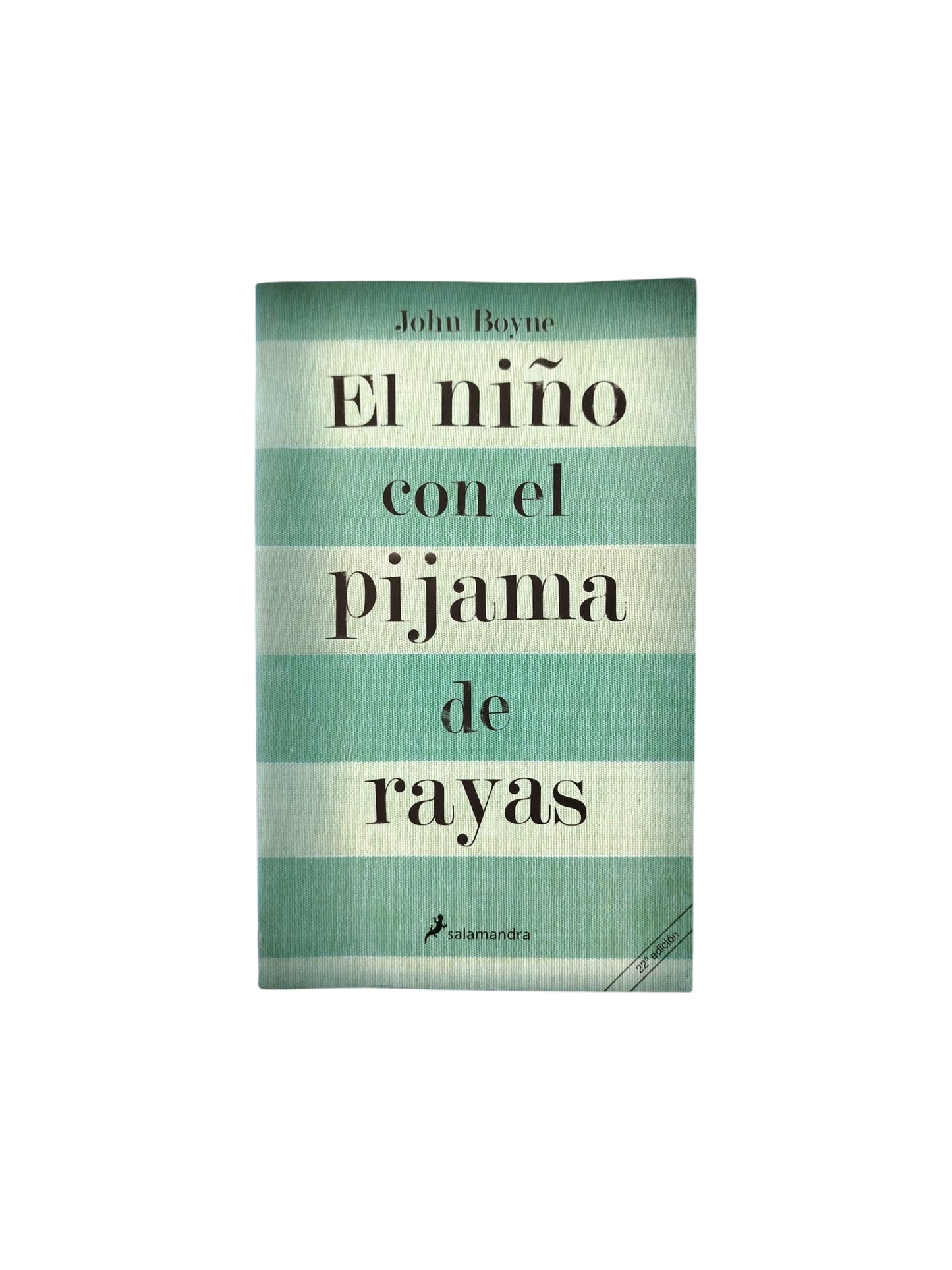 El niño con el pijama de rayas