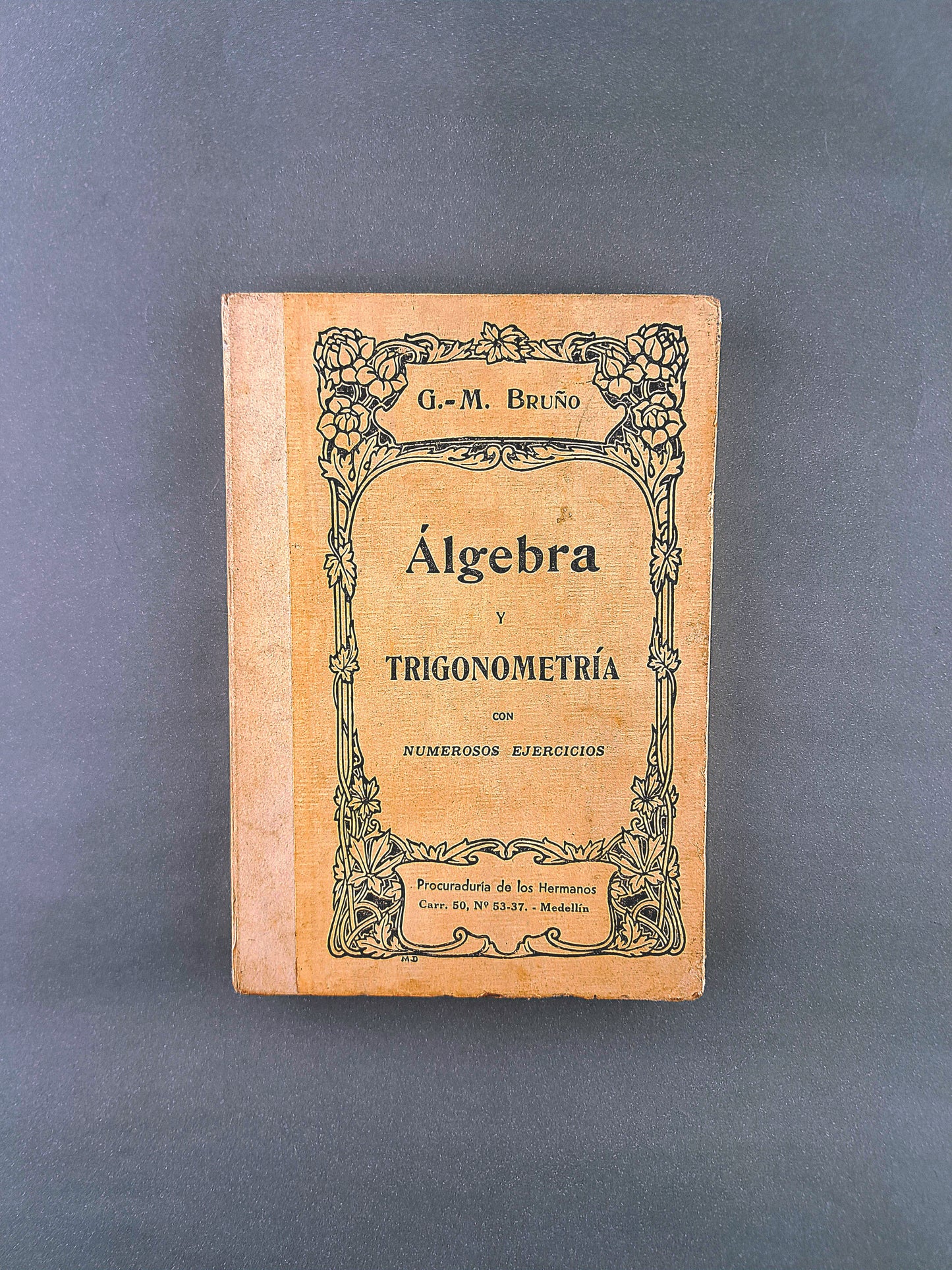 Álgebra y Trigonometría con numerosos ejercicios