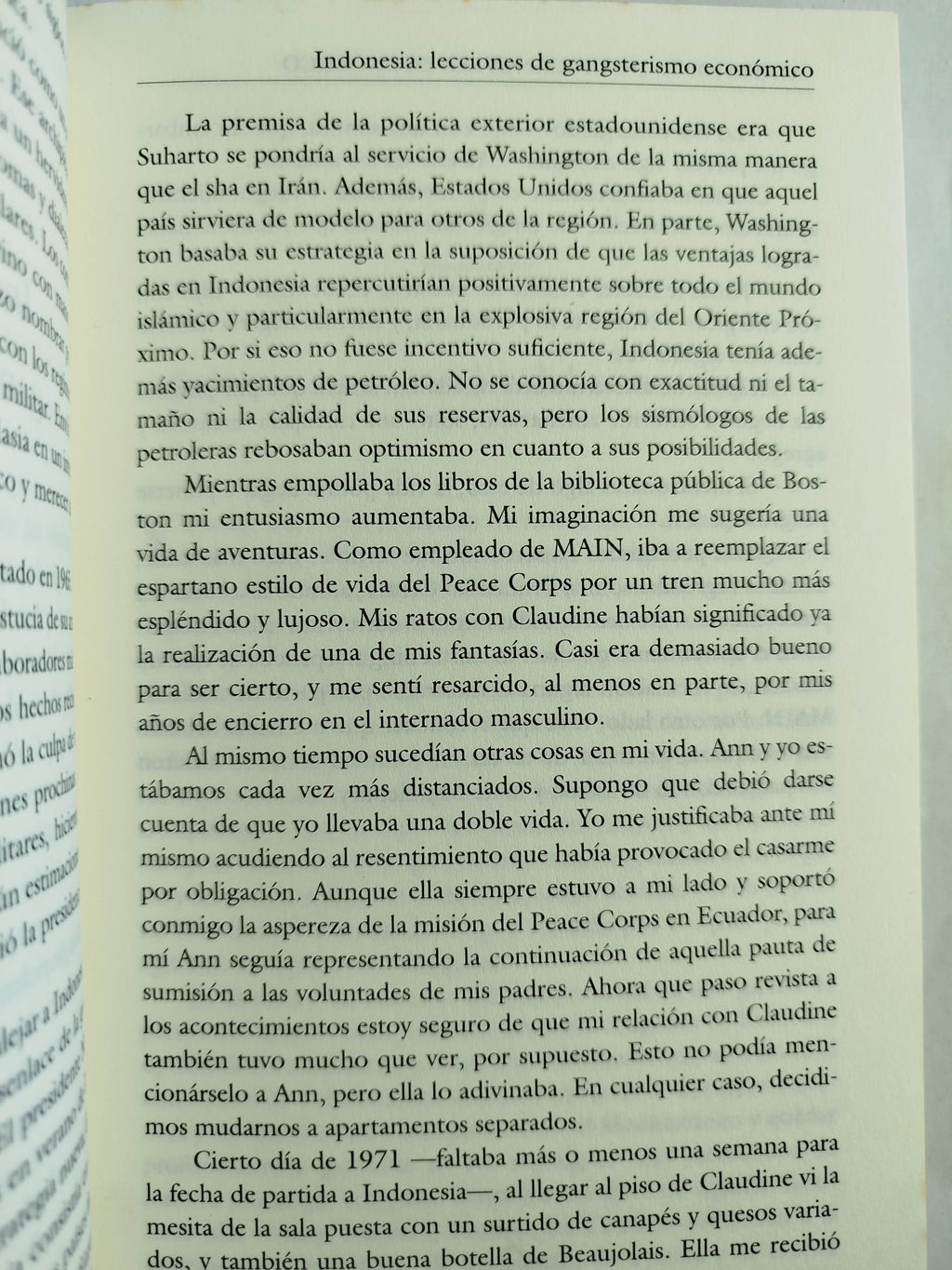 Confesiones de un gángster económico by John Perkins
