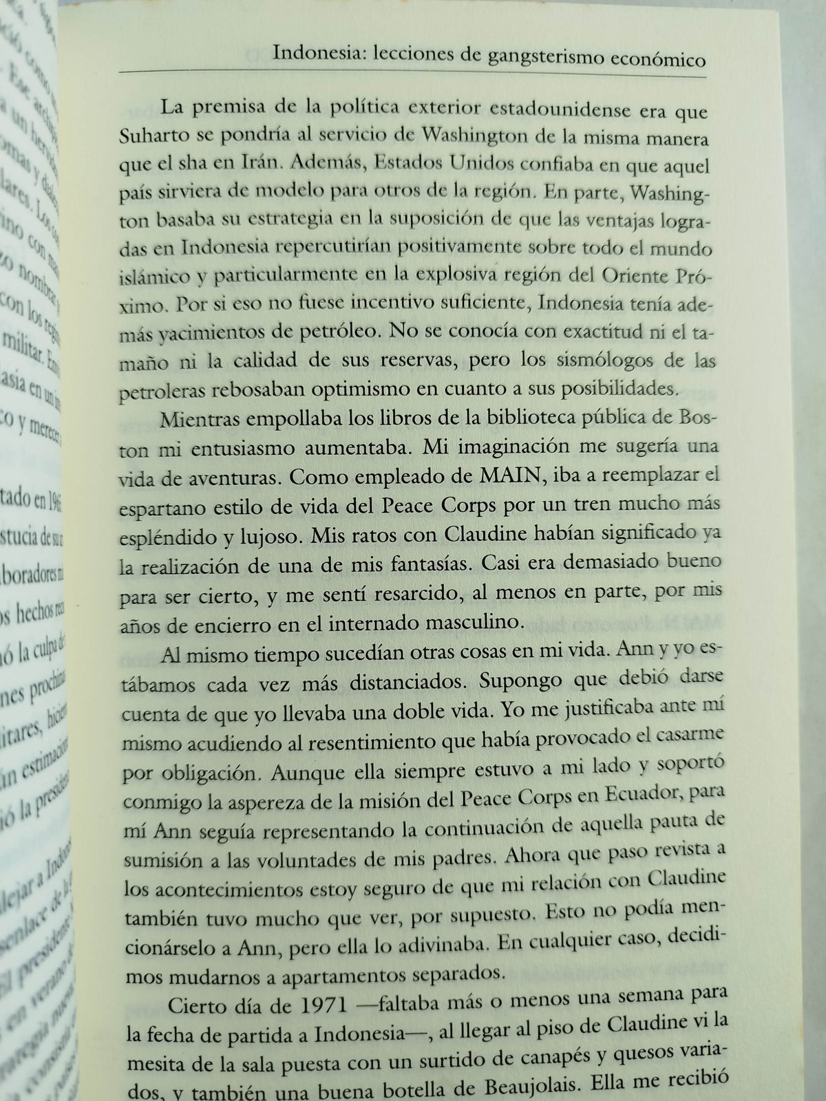 Confesiones de un gángster económico by John Perkins