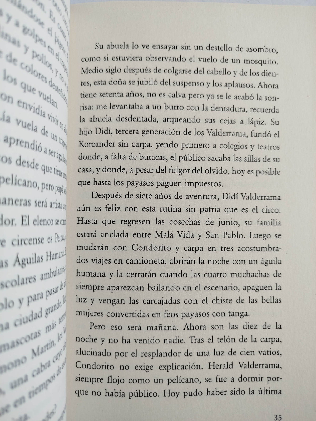 Mariposas y murciélagos by Julio Villanueva Chang
