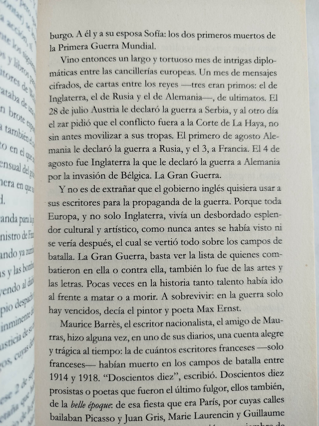 Ningún tiempo es pasado by Juan Esteban Costaín