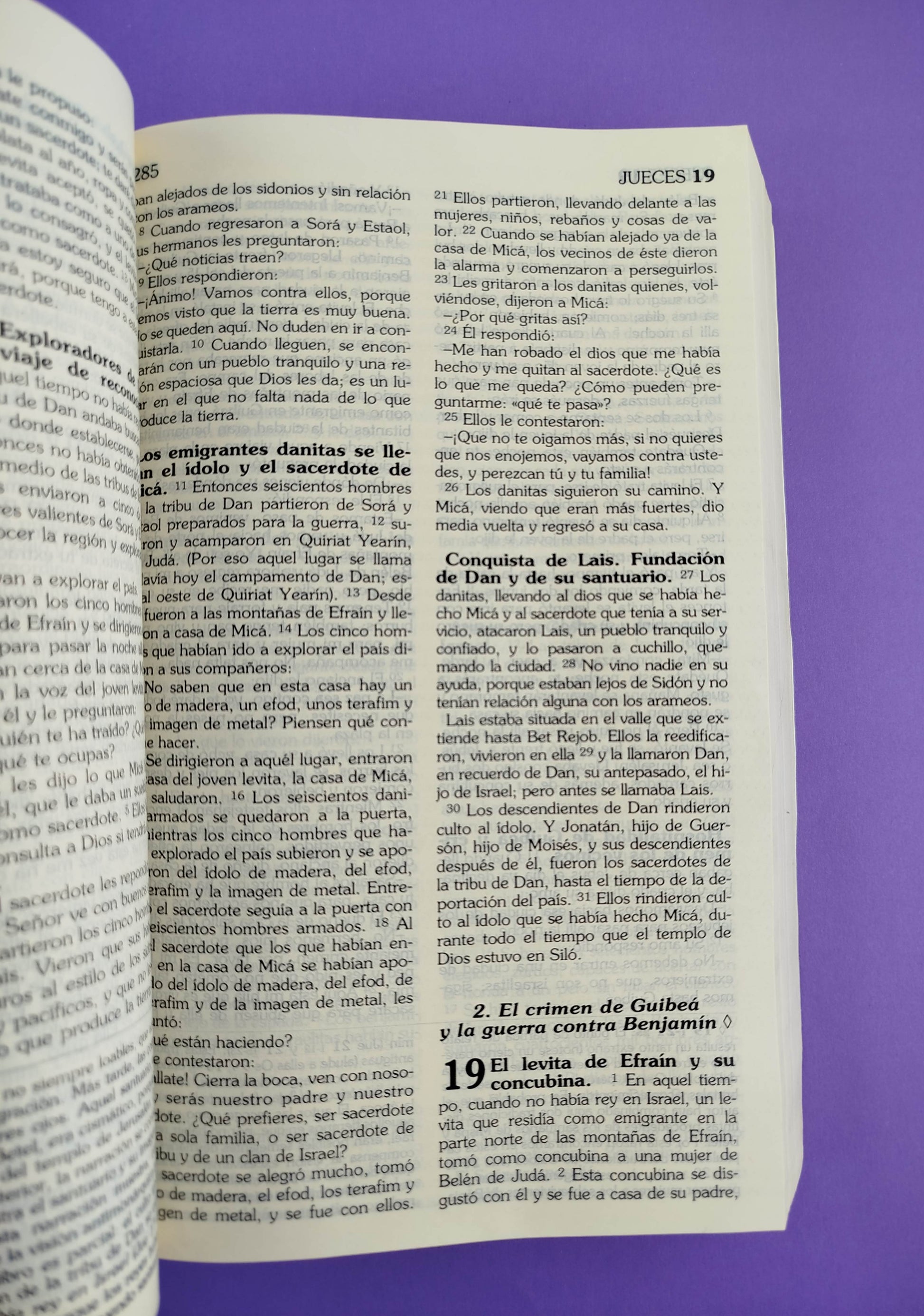 Biblia de américa letra grande by Varios