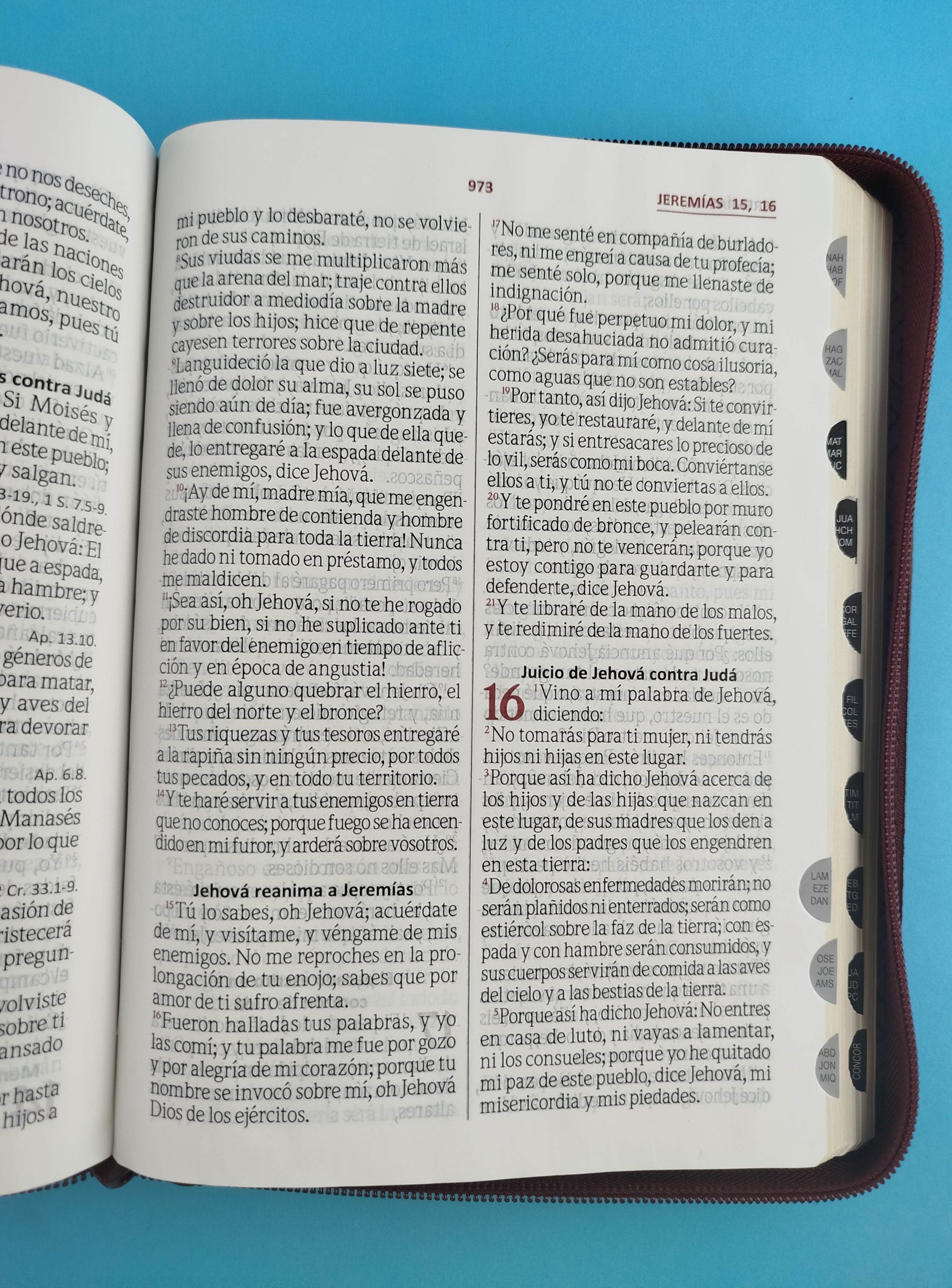 Biblia letra gigante vinotinto con índice by Reina Valera 1960