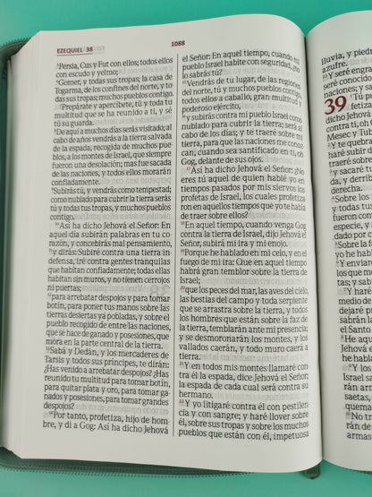 Biblia Letra gigante verde menta borde blanco con cierre