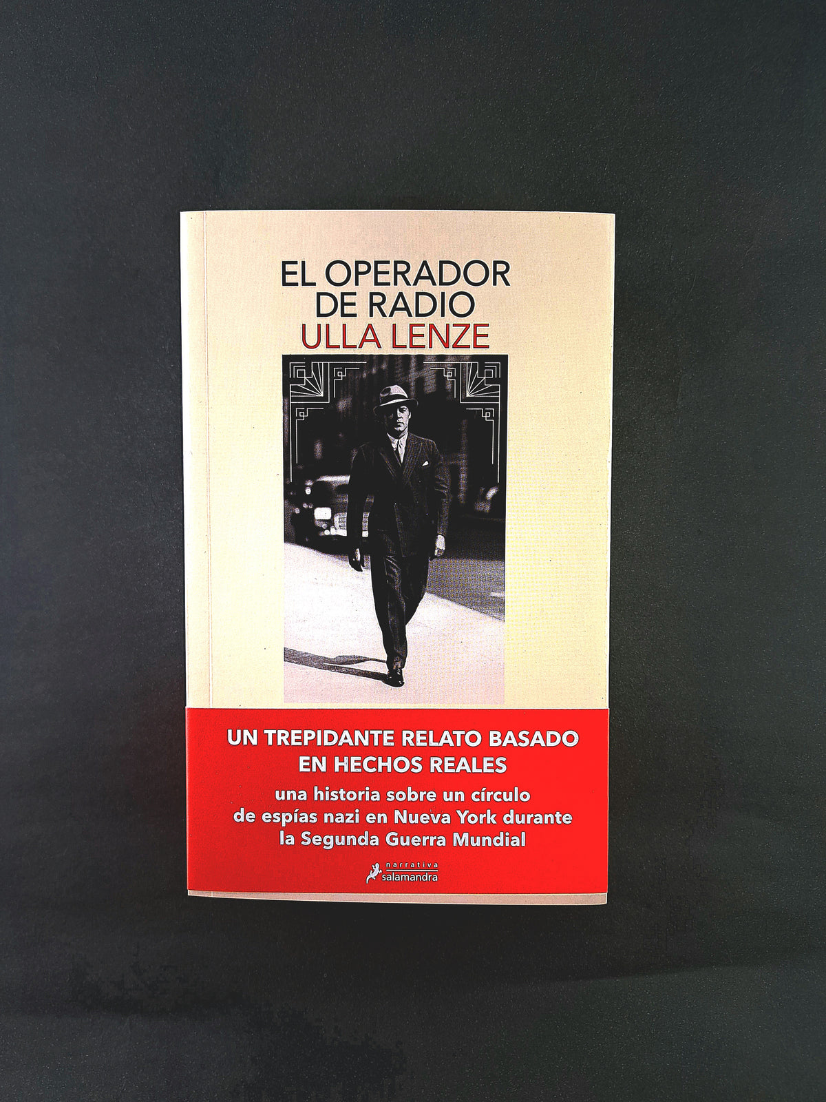 El Operador de Radio by Ulla Lenze