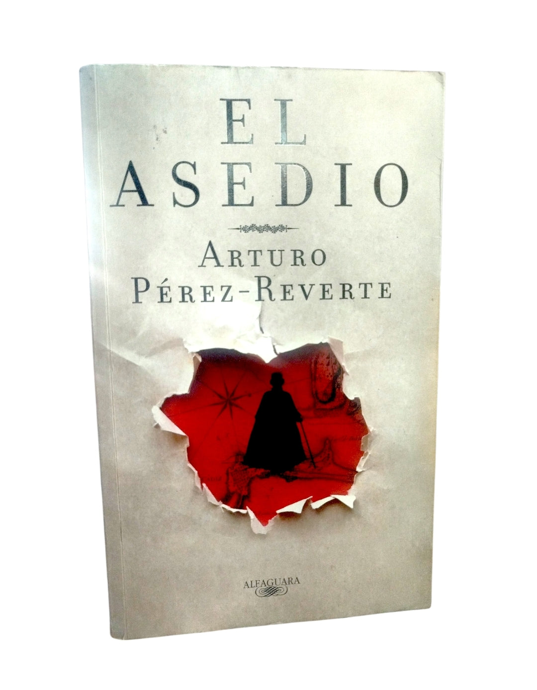 El asedio by Arturo Perez-Reverte