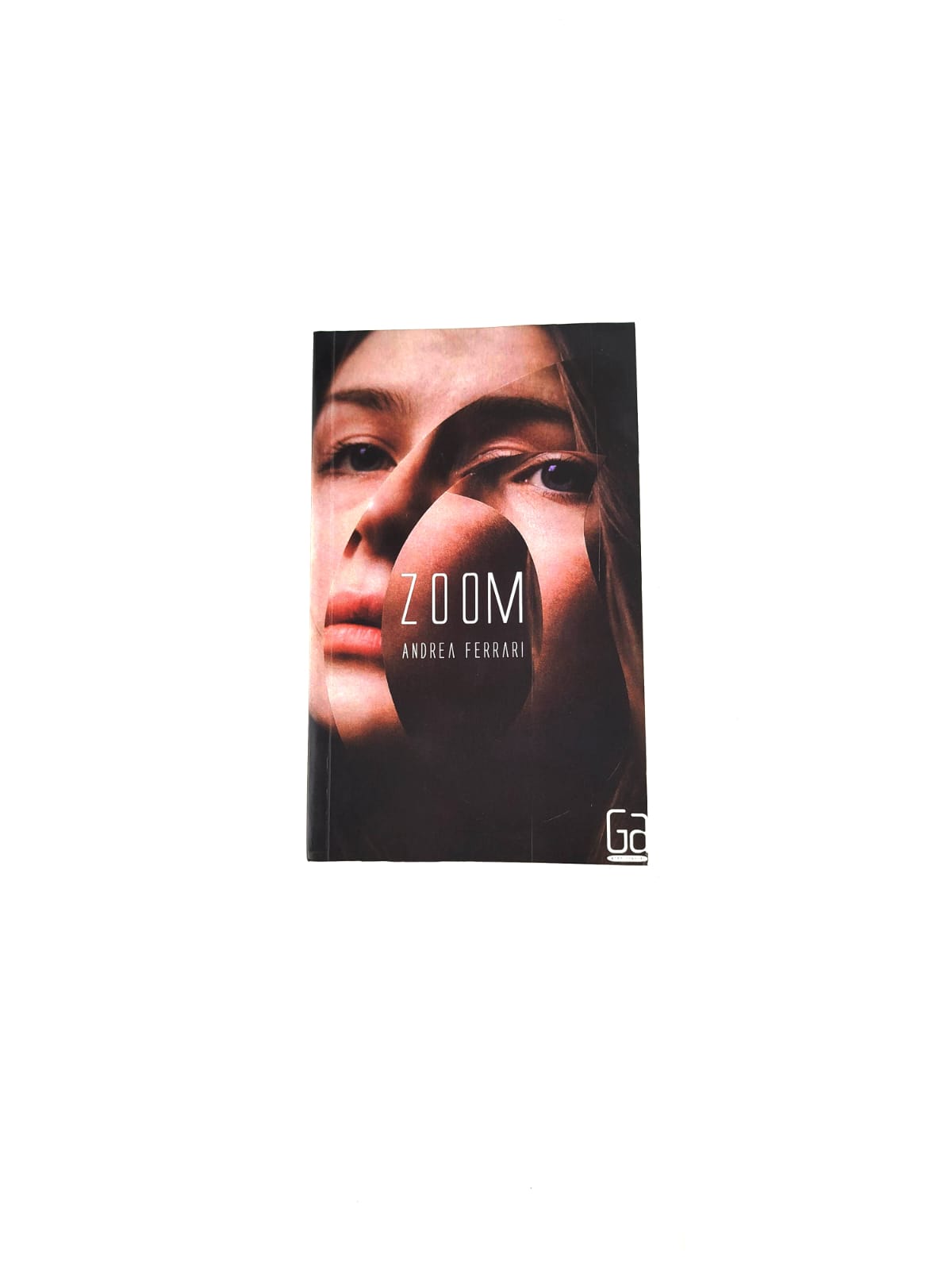 Zoom sm by Andrea Ferrari