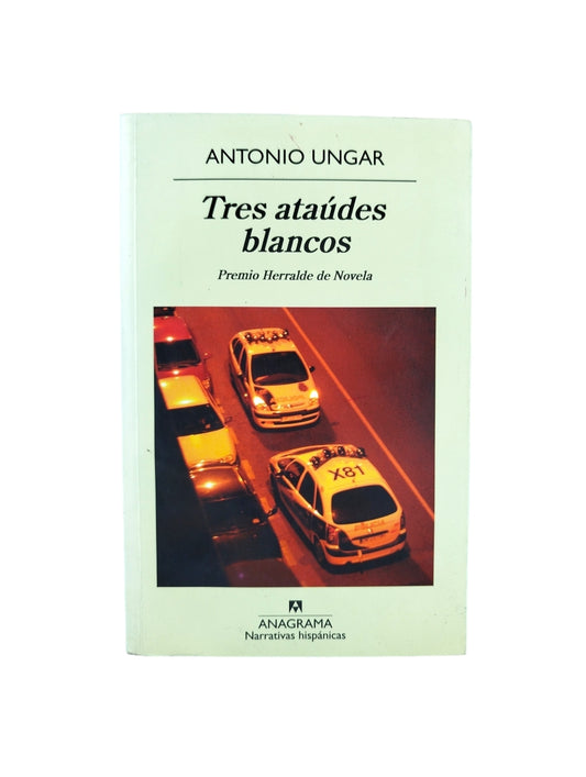 Tres ataudes blancos