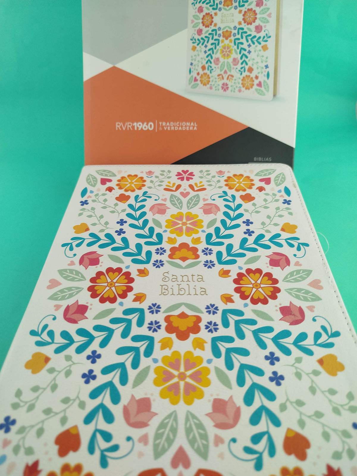 Biblia letra supergigante con referencias blanca con flores by Reina Valera 1960