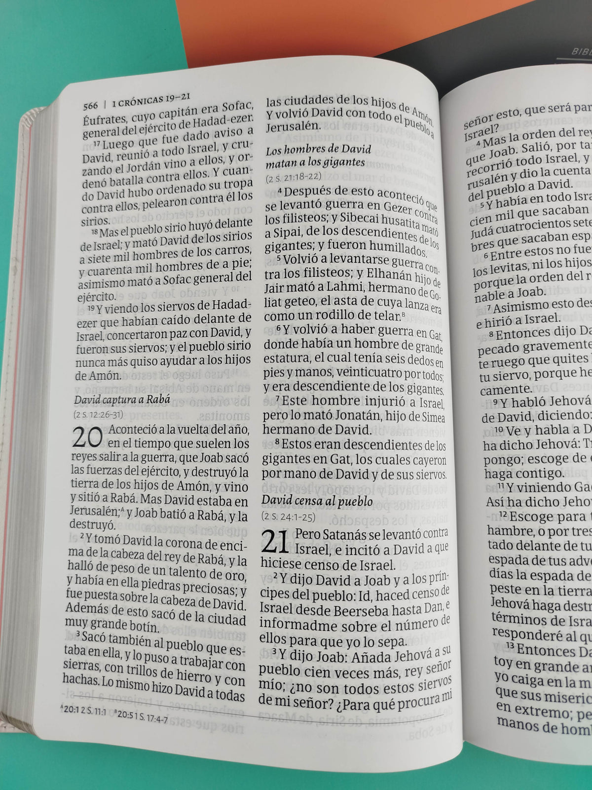 Biblia letra supergigante con referencias blanca con flores by Reina Valera 1960
