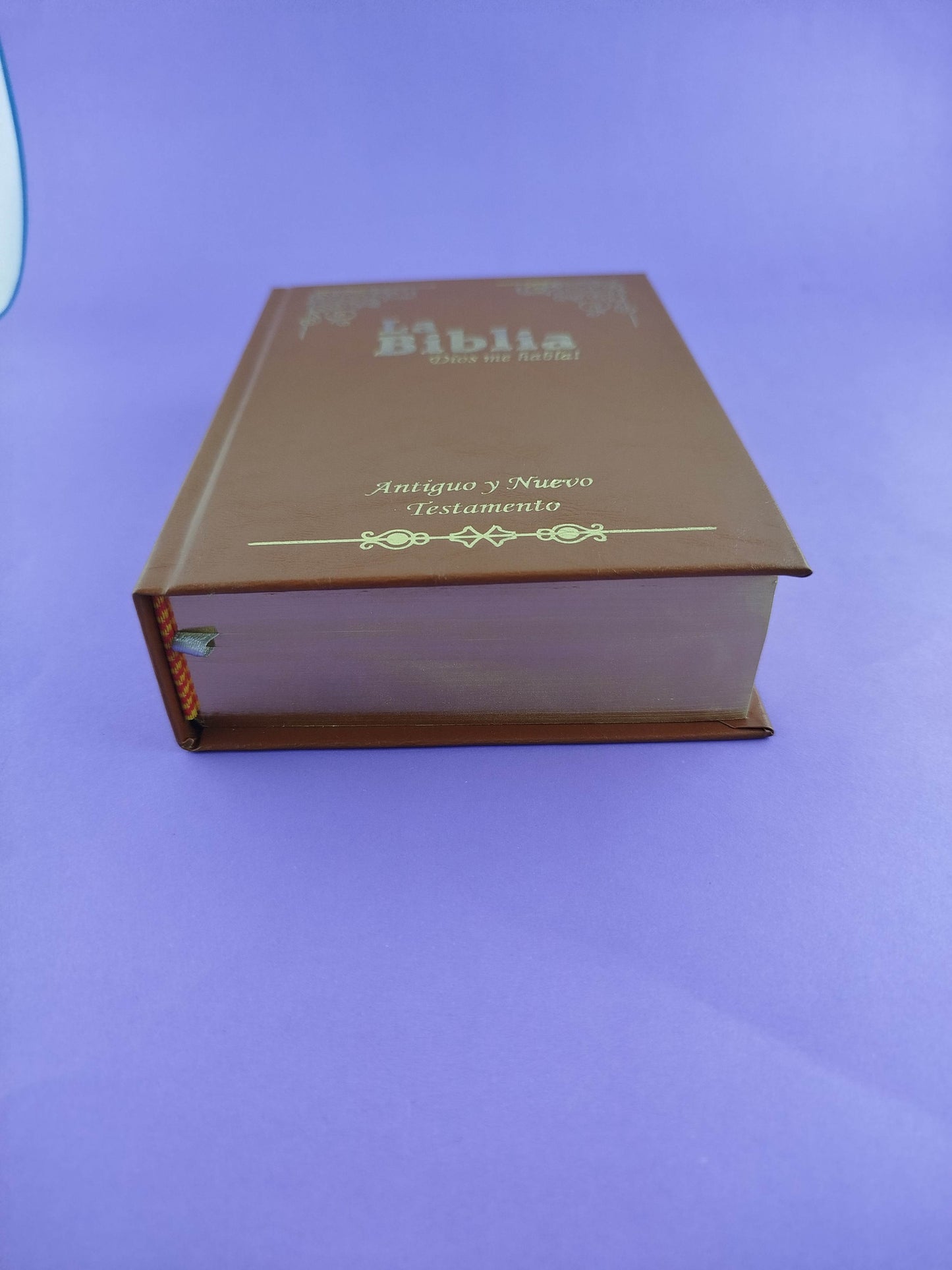 Biblia Dios me habla cafe claro tapa dura borde dorado incluye libros deuterocanónicos