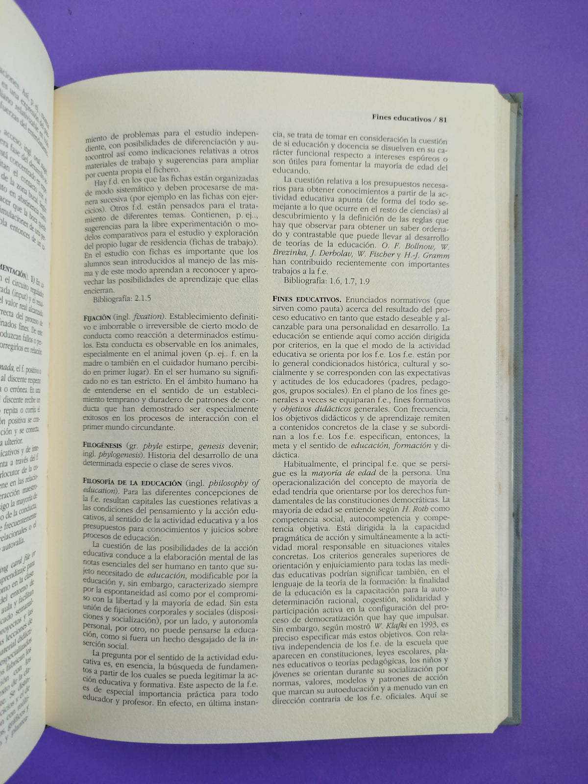 Diccionario akal de pedagogía by Horst Schaub y Karl G Zenke