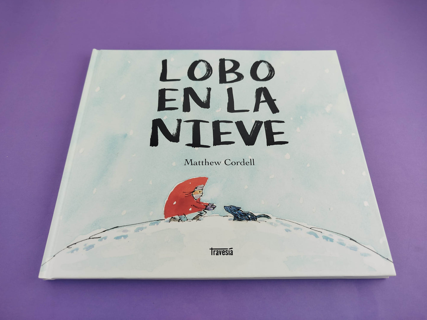 Lobo en la nieve
