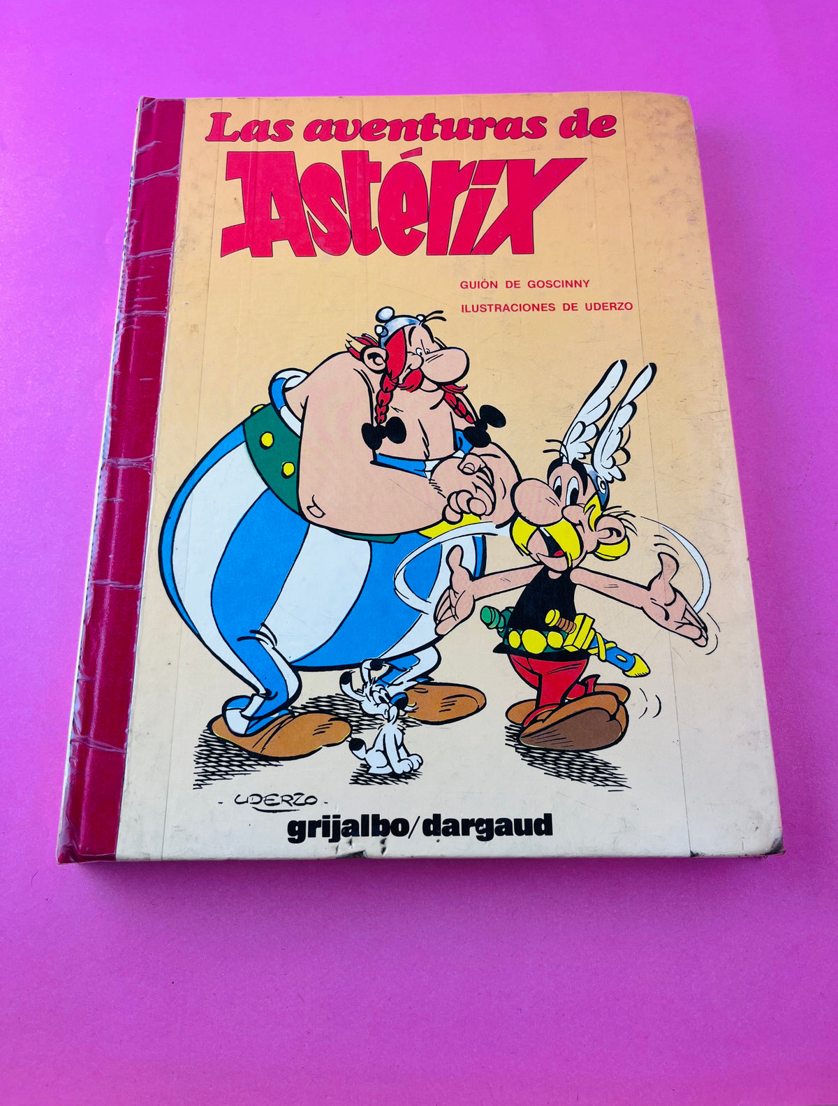 Las aventuras de astérix N.5 by Albert Uderzo Rene Goscinny