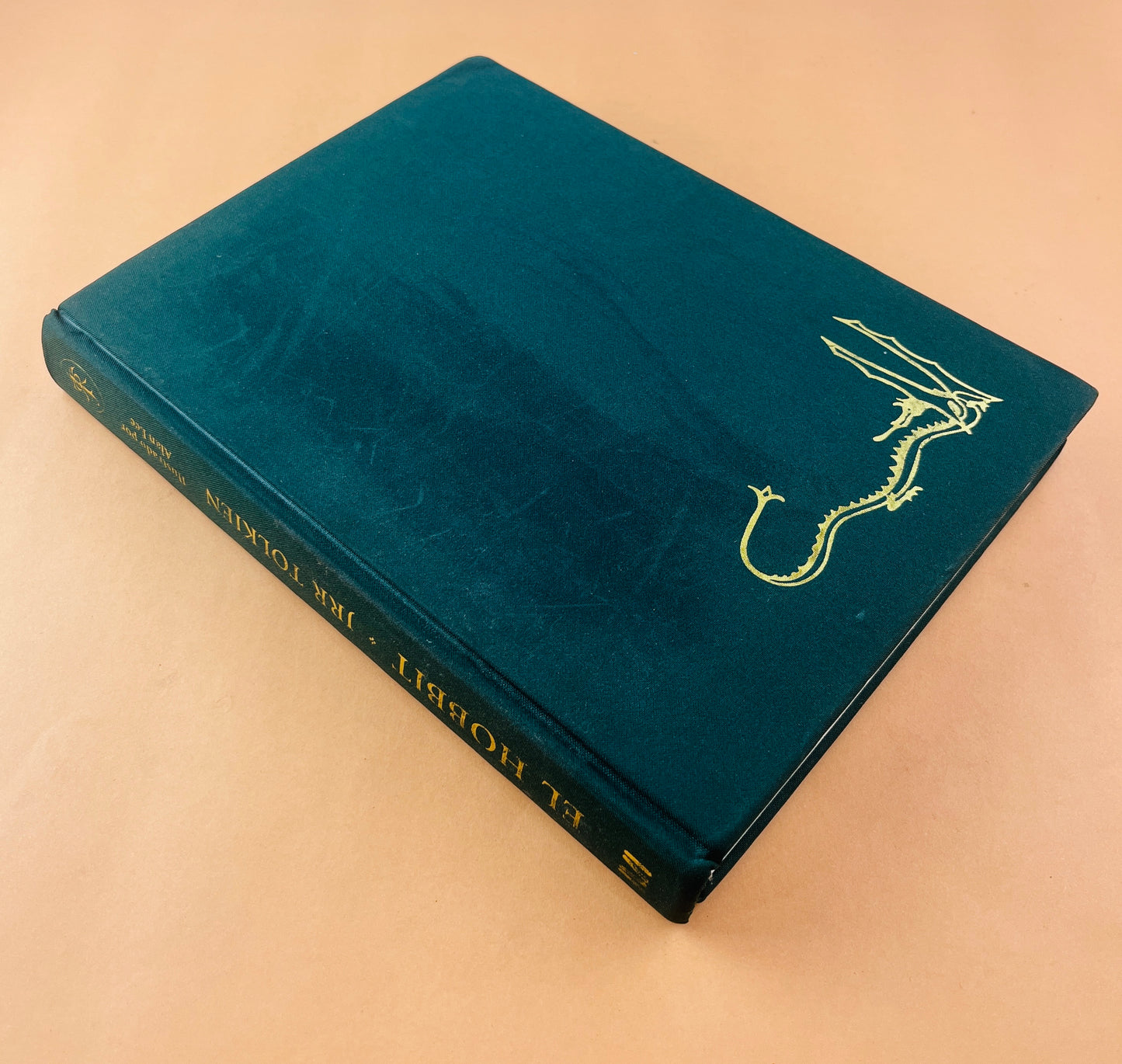El hobbit ilustrado by J.R.R Tolkien