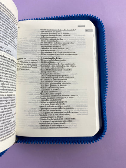 Biblia una historia de amor hormiguitas azul by Nuestra sagrada biblia