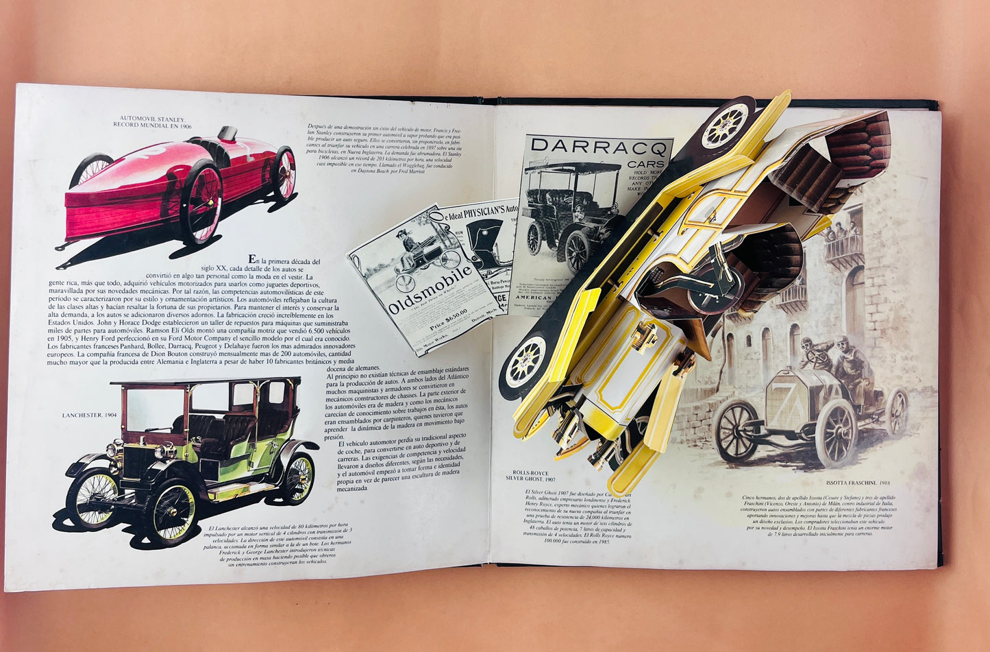 La historia del automovil un libro de atlántida en tres dimensiones
