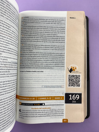 Biblia encuentro diario con Dios gris QR - RVC by Reina Valera contemporánea