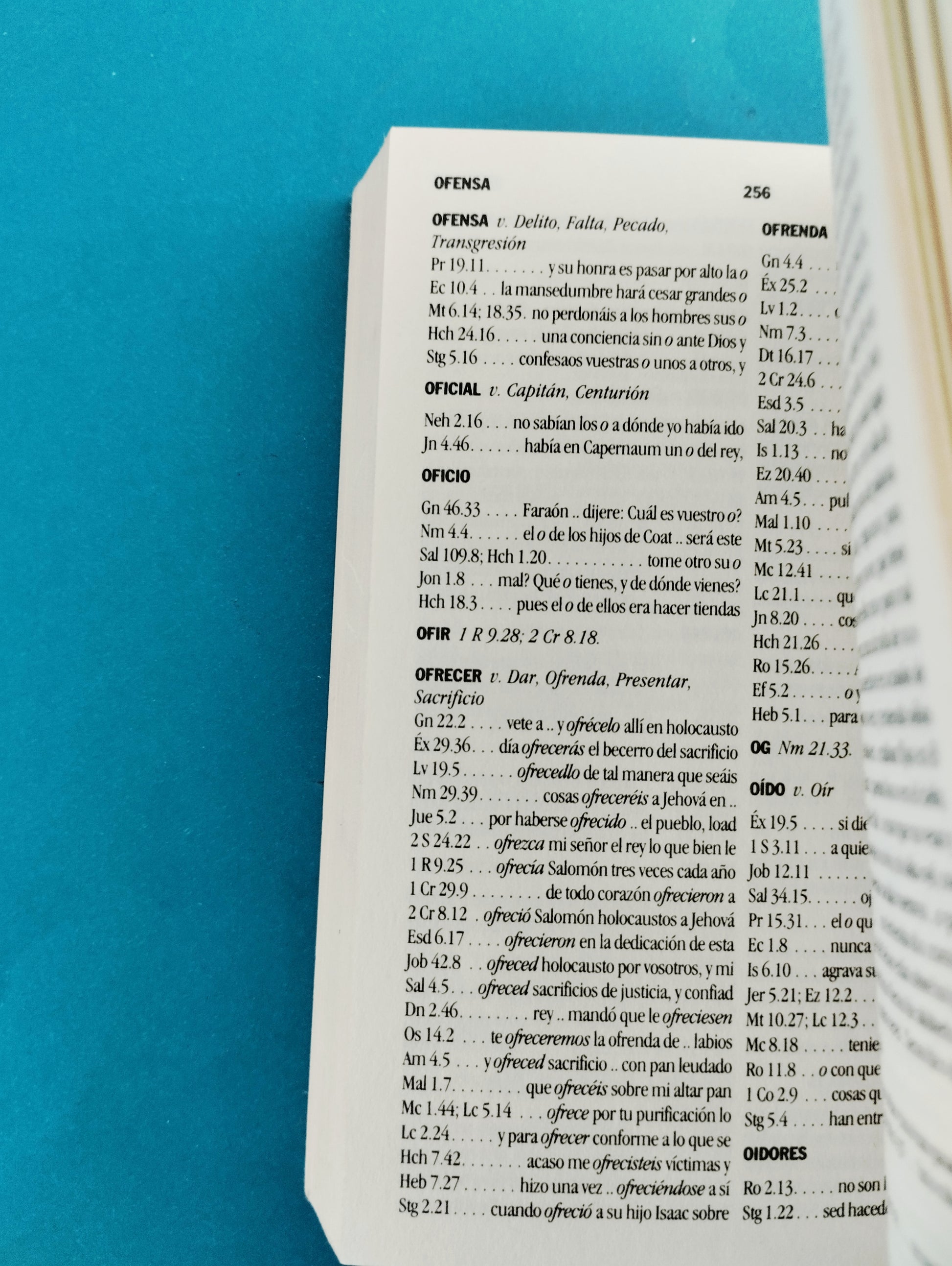Concordancia de la biblia de bolsillo by Referencias de bolsillo caribe