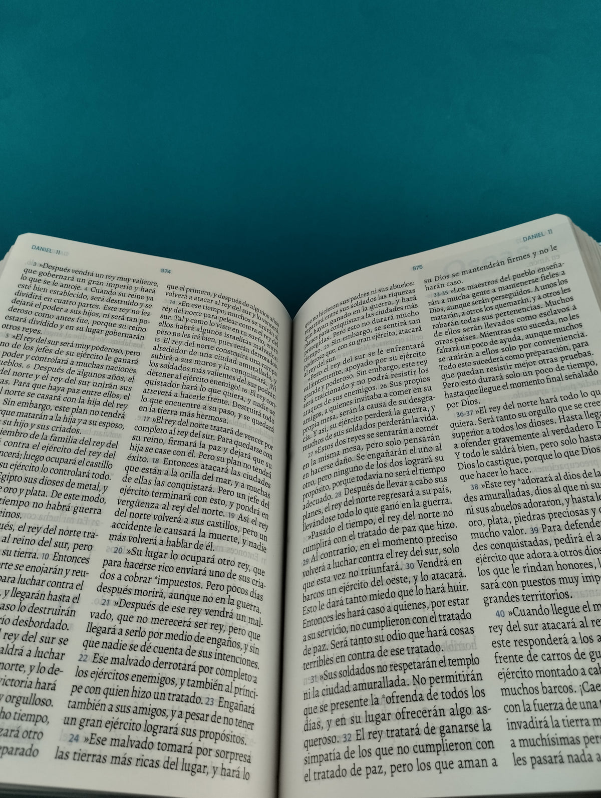 Biblia traducción en lenguaje actual 066 azul oscuro - azul claro / canto plateado by Lenguaje actual