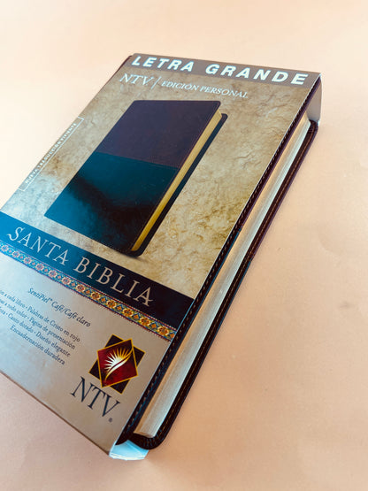 Biblia ntv letra grande edición personal café