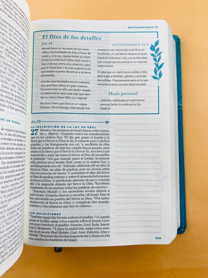 Biblia devocional mujer verdadera NBLA azul aguamarina edición de lujo by Nueva Biblia De Las Americas