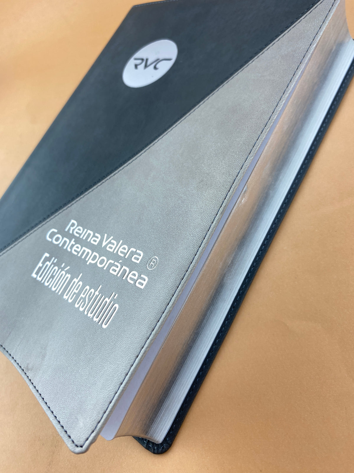 Biblia RVC gris - beige edición de estudio letra grande by Reina Valera contemporánea