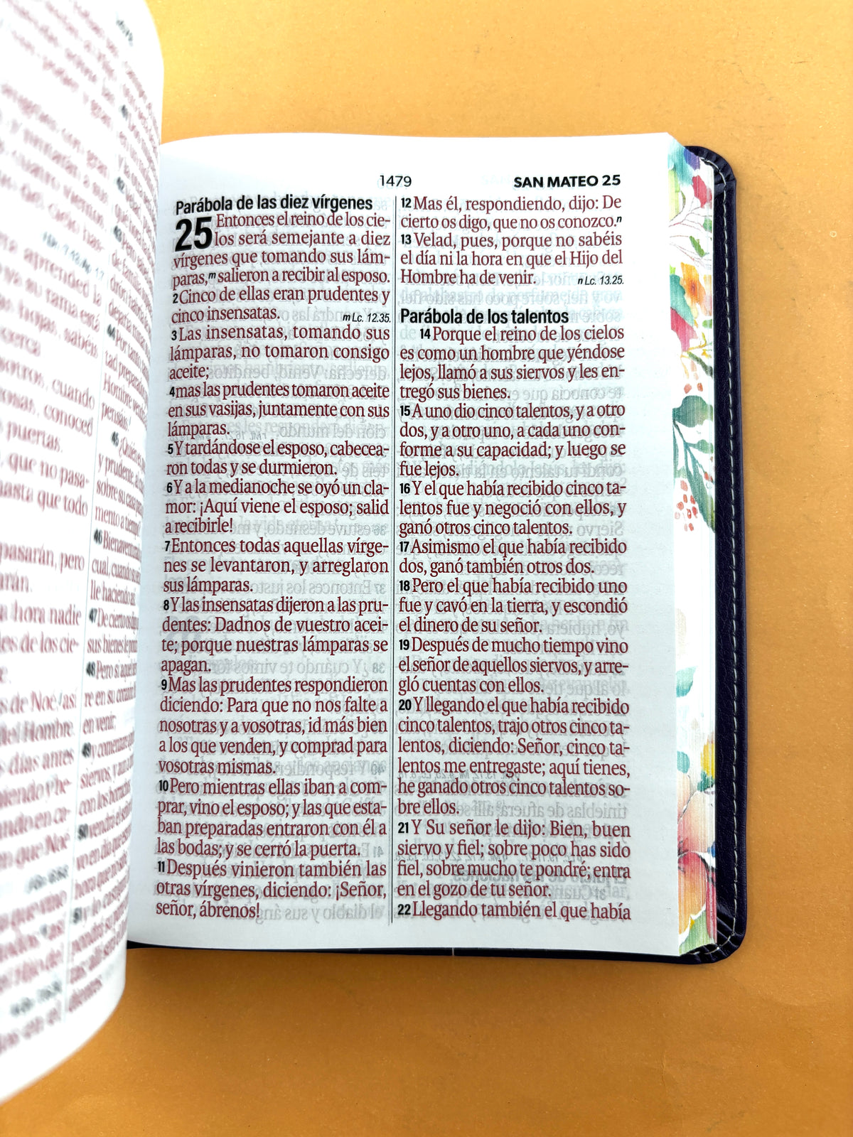 Biblia rvr 1960 letra grande morado-flores - canto decorado sin cierre by Reina Valera 1960